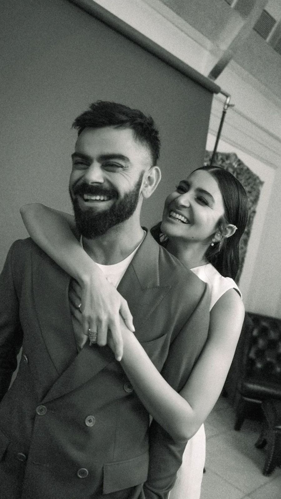 900x1599 Anushka Sharma, Virat Kohli's adorable pics