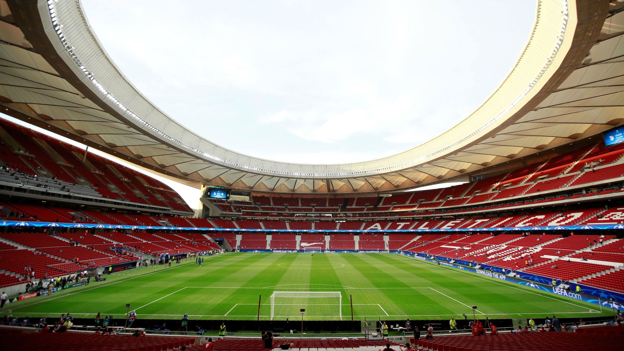 2048x1152 Villarreal looking to carry Calderon