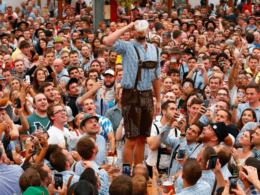1082x811 Oktoberfest Wallpaper 15 X 811
