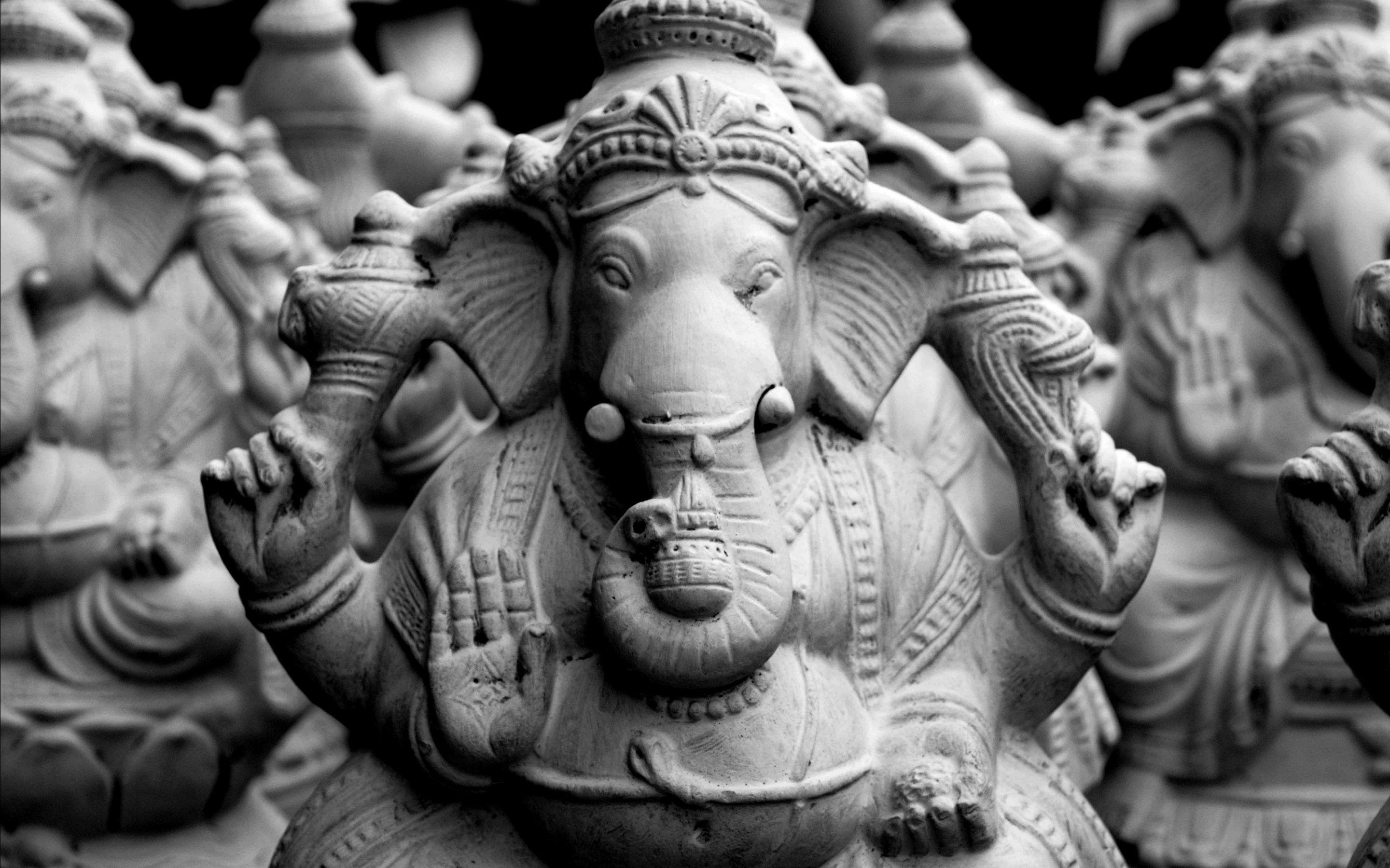 2880x1800 Clay Ganesh idols Wallpaper
