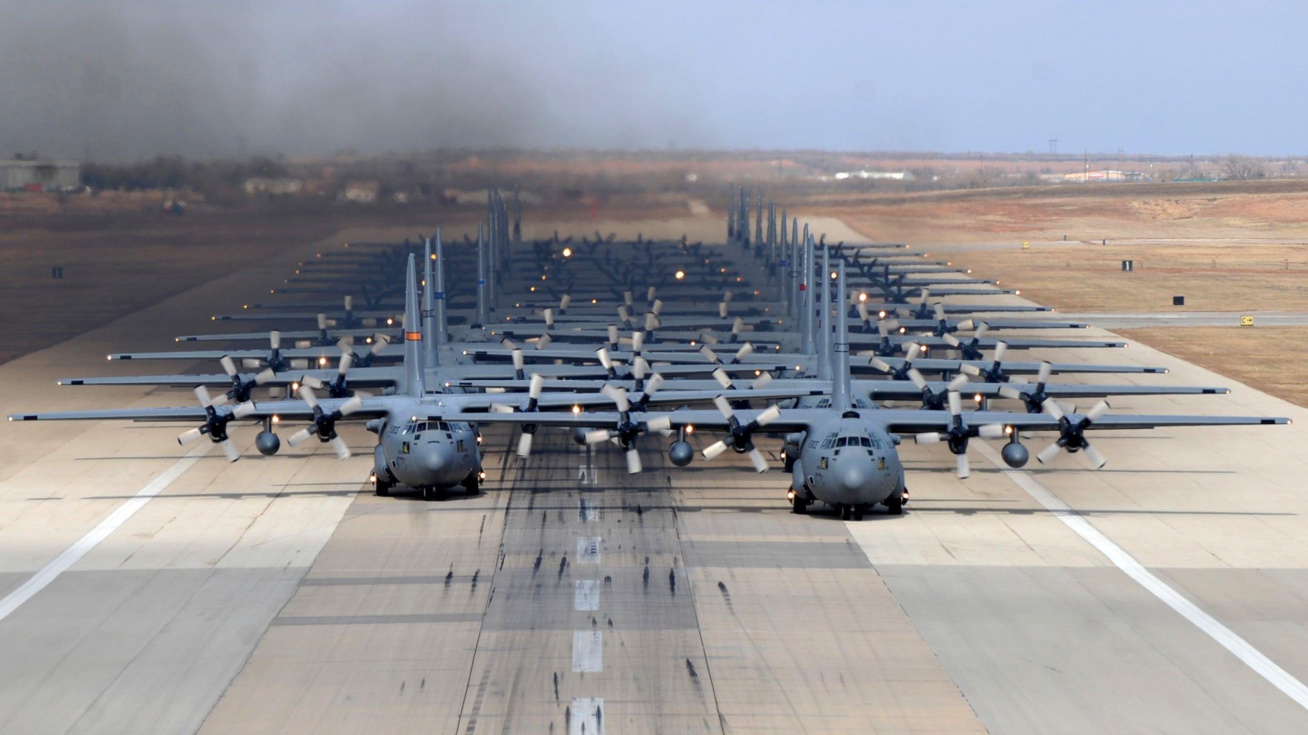 2560x1440 Black Fighter Plane, AC Aircraft, Lockheed C 130