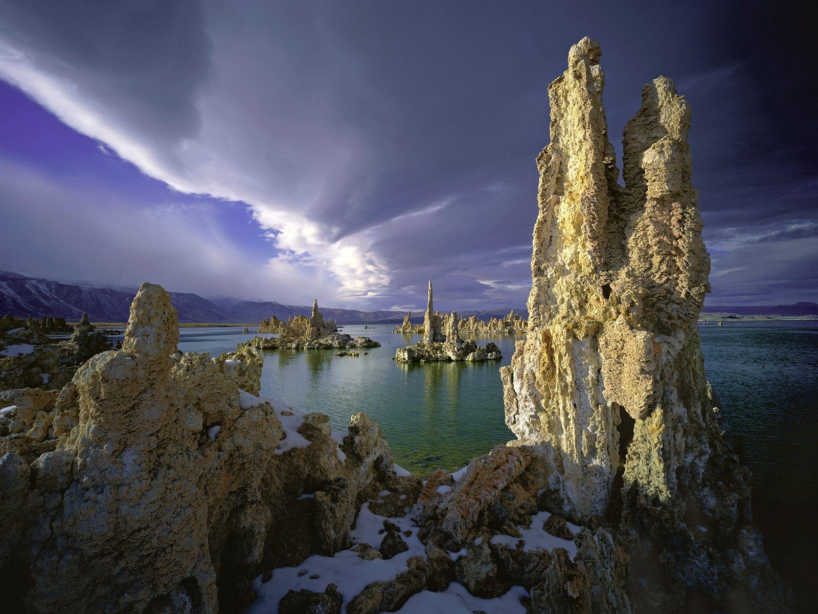 1600x1200 Wallpaper Tufa Towers Lake. Wallpaper