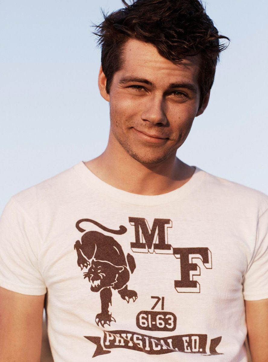 888x1200 Dylan OBrien wallpaper