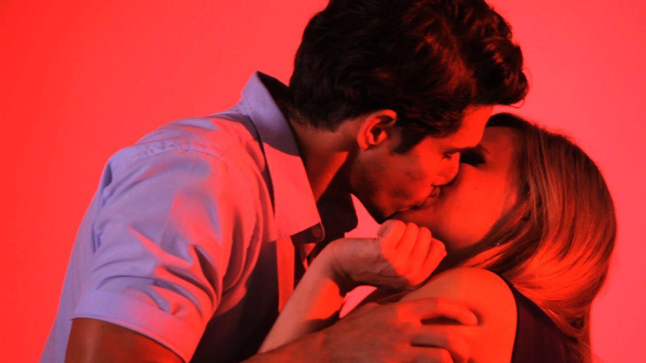 1280x720 HQ 1280x720 px Độ phân giải Kiss - Hình nền và Hình ảnh https://wallpaperaccess.com/full/1661500.jpg