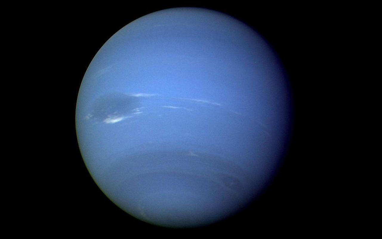 1280x800 Space Image. Neptune Full Disk