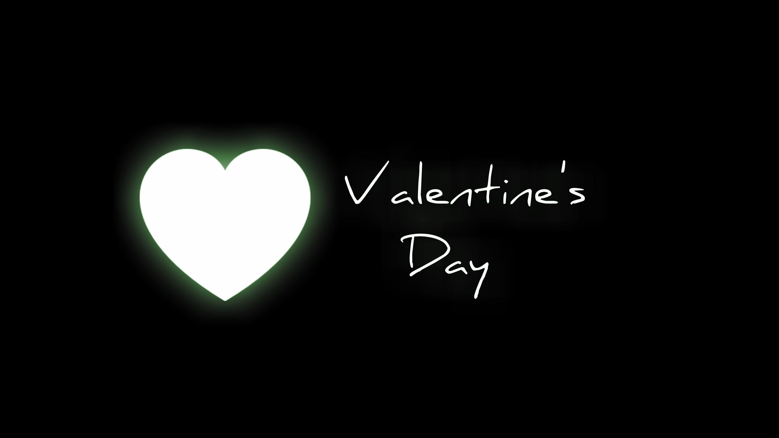2560x1440 Black and White Heart Wallpaper