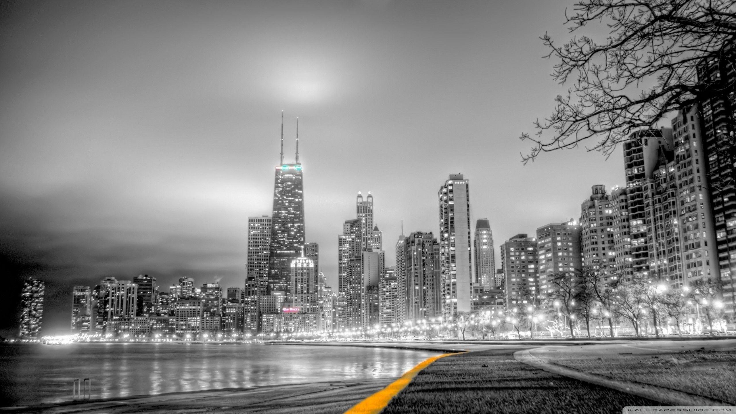2560x1440 Black and White City Wallpaper