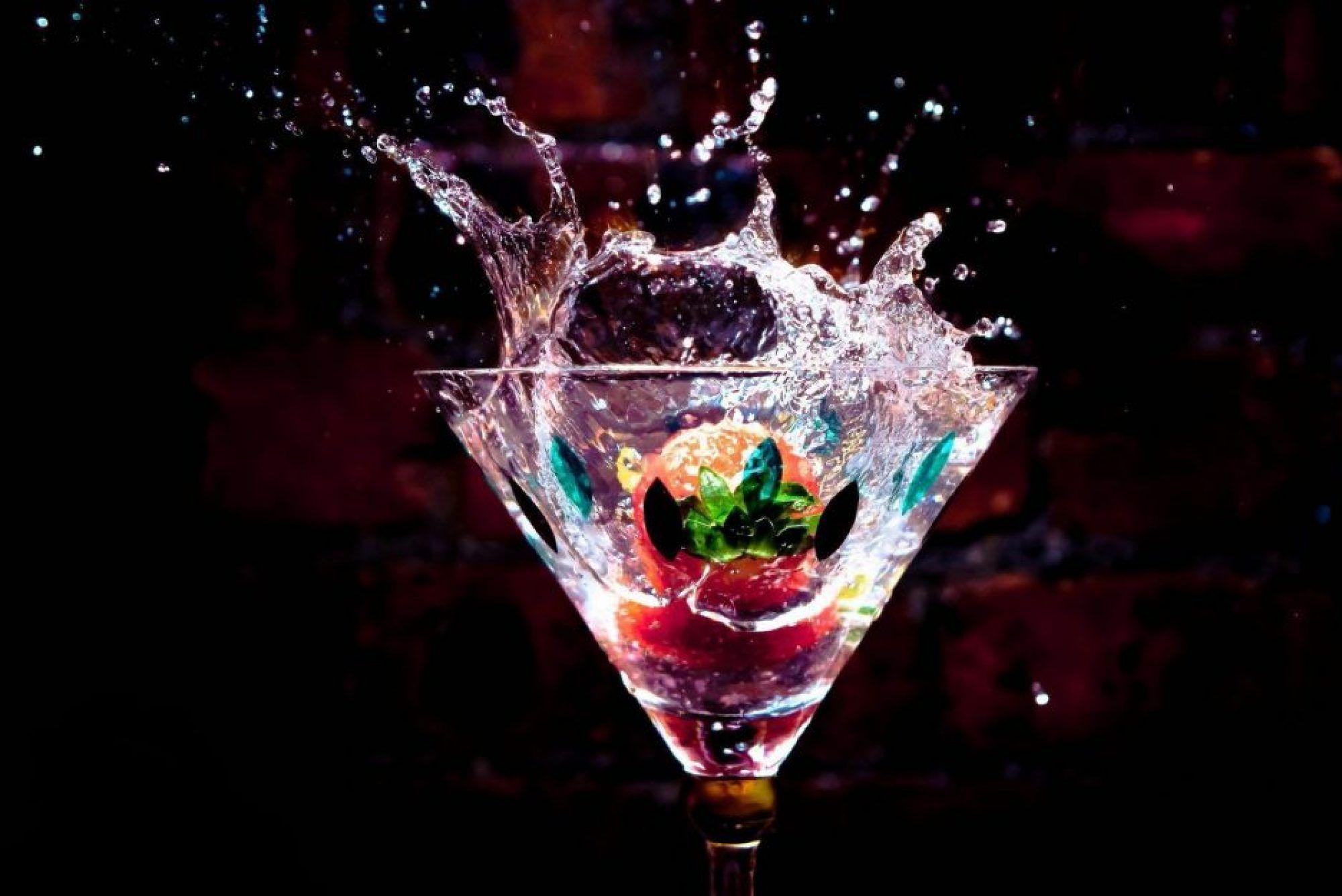 2000x1335 Cropped 39460226 Cocktails Wallpaper