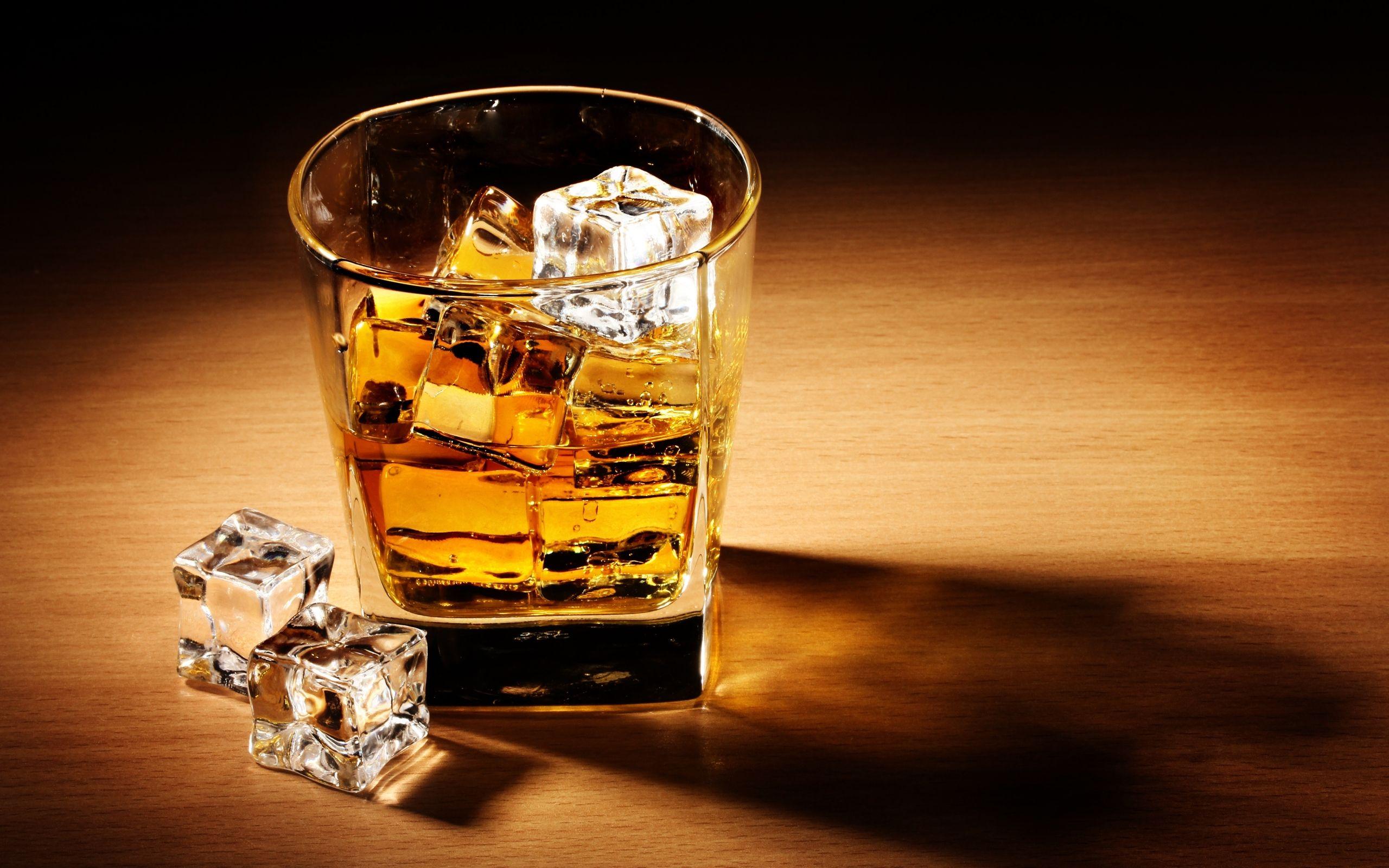 2560x1600 whiskey HD wallpaper
