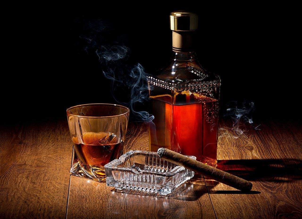 1280x928 Image Cigar whiskey Food Smoke bottles Shot glass drink