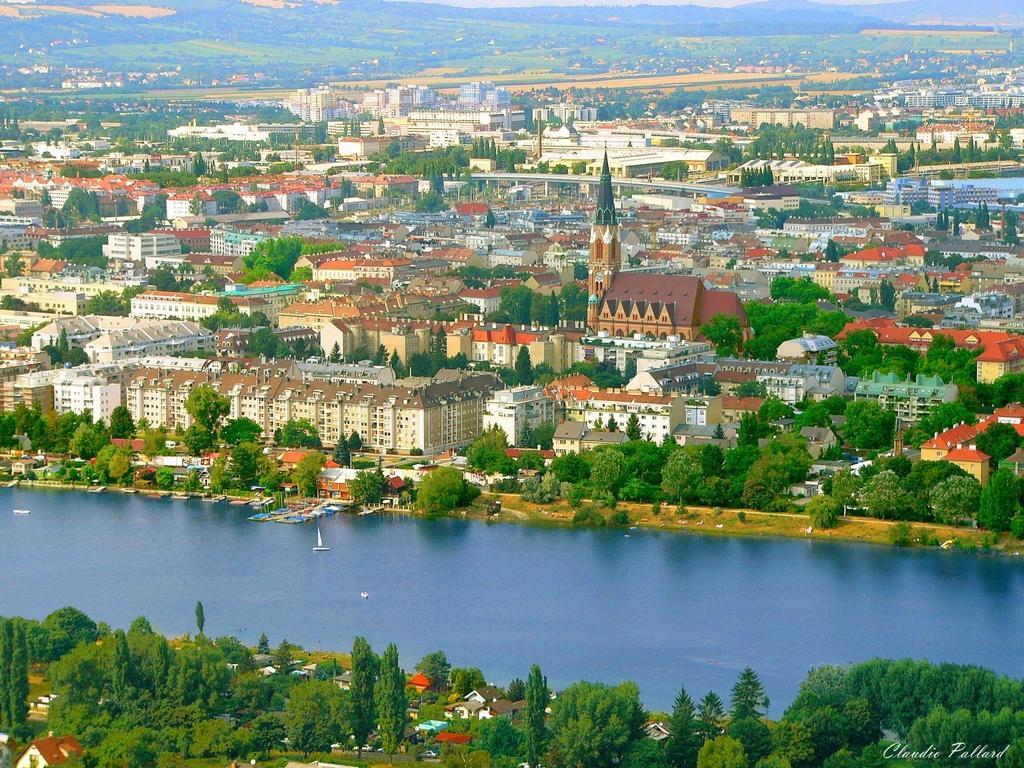 1024x768 Vienna, Austria