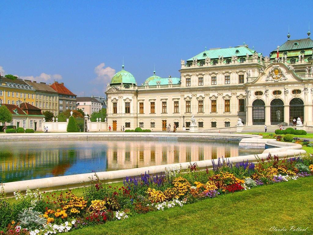 1024x768 Vienna Wallpaper