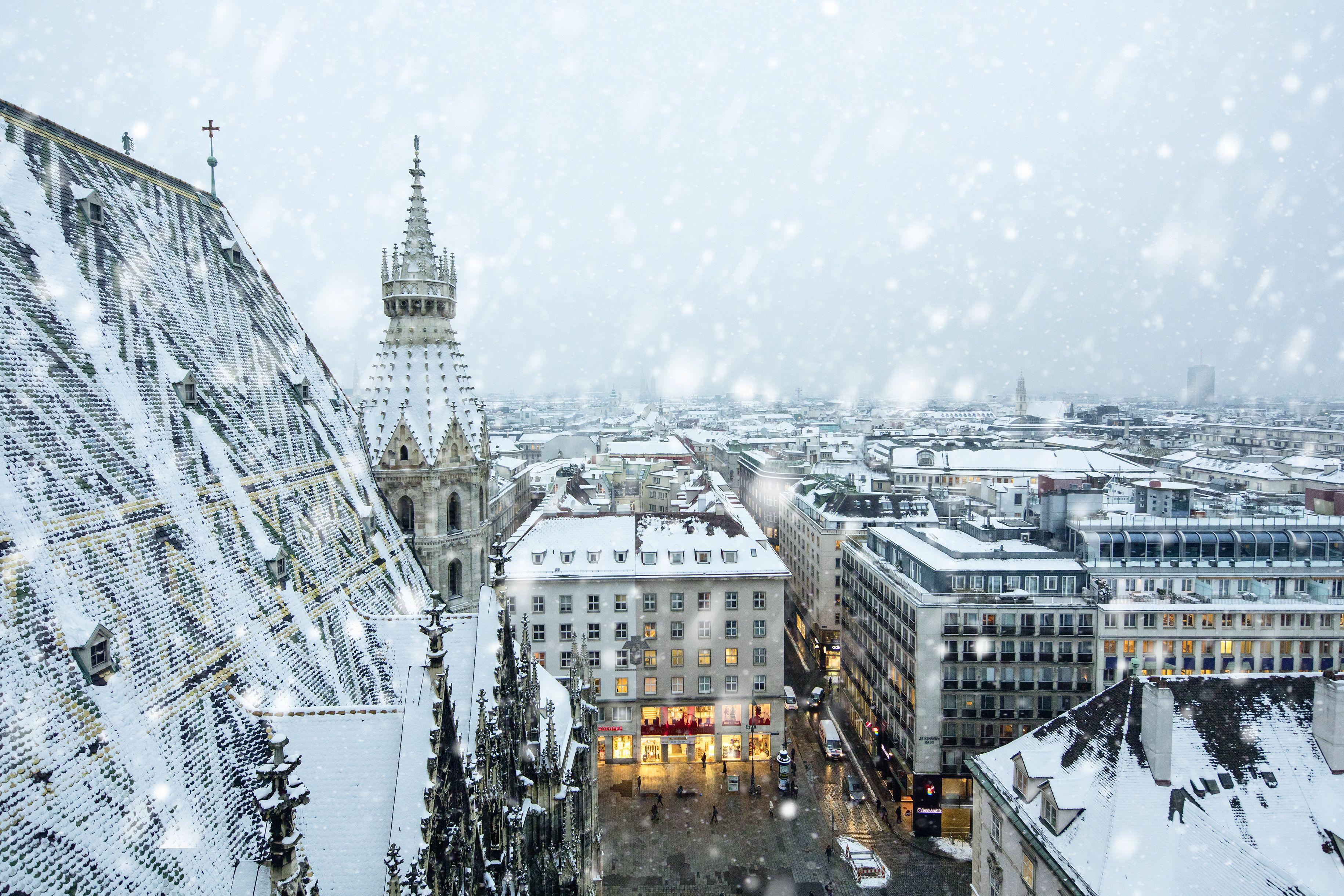 Schneefall Österreich: Winterwunderland und Herausforderung