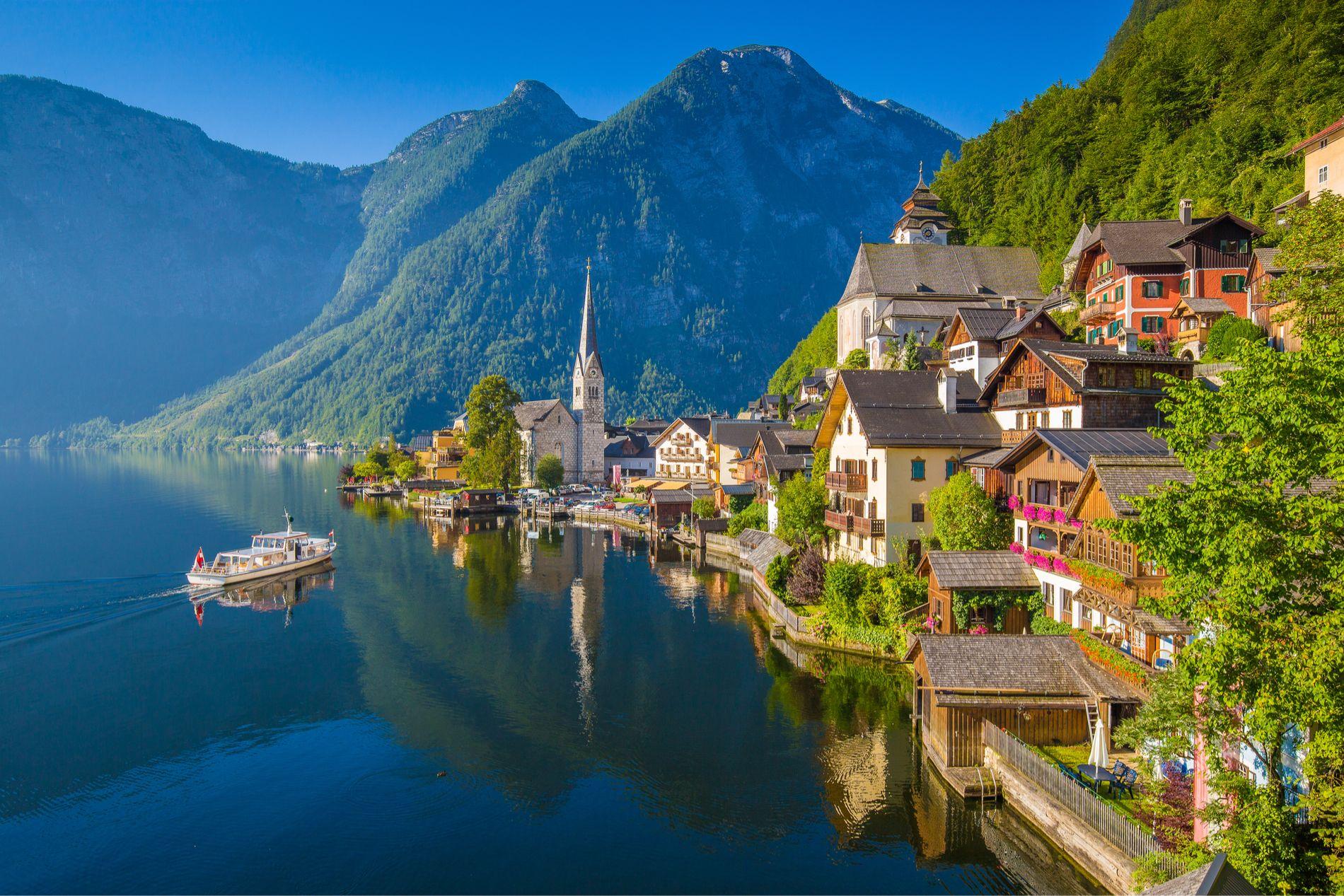 1900x1267 Hallstatt Salzkammergut Austria scenery river houses