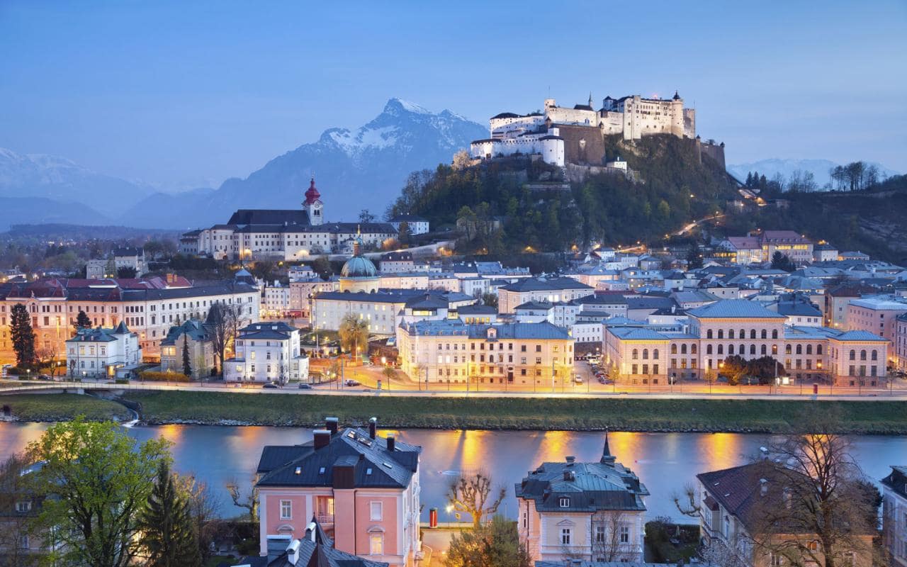 1280x800 Hours in. Salzburg