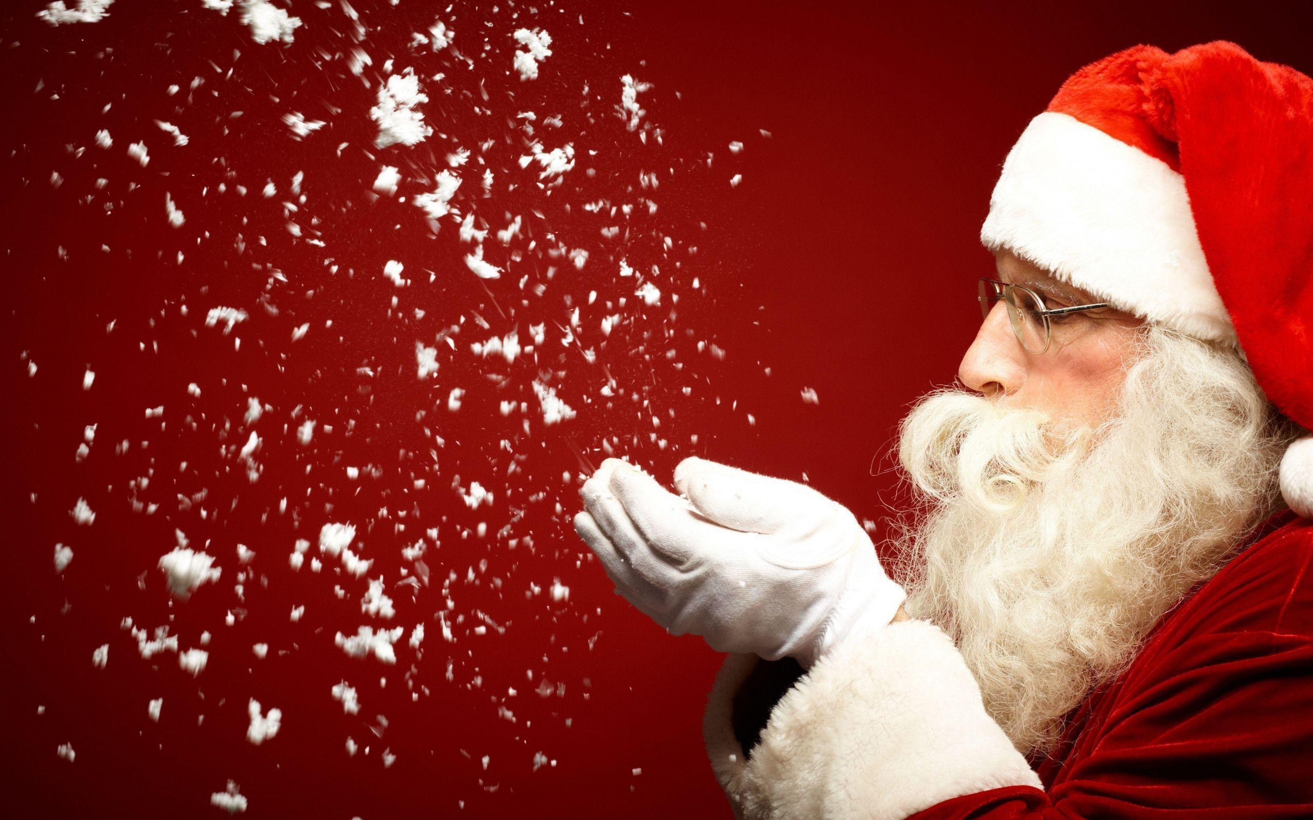 2560x1600 Santa Claus Background