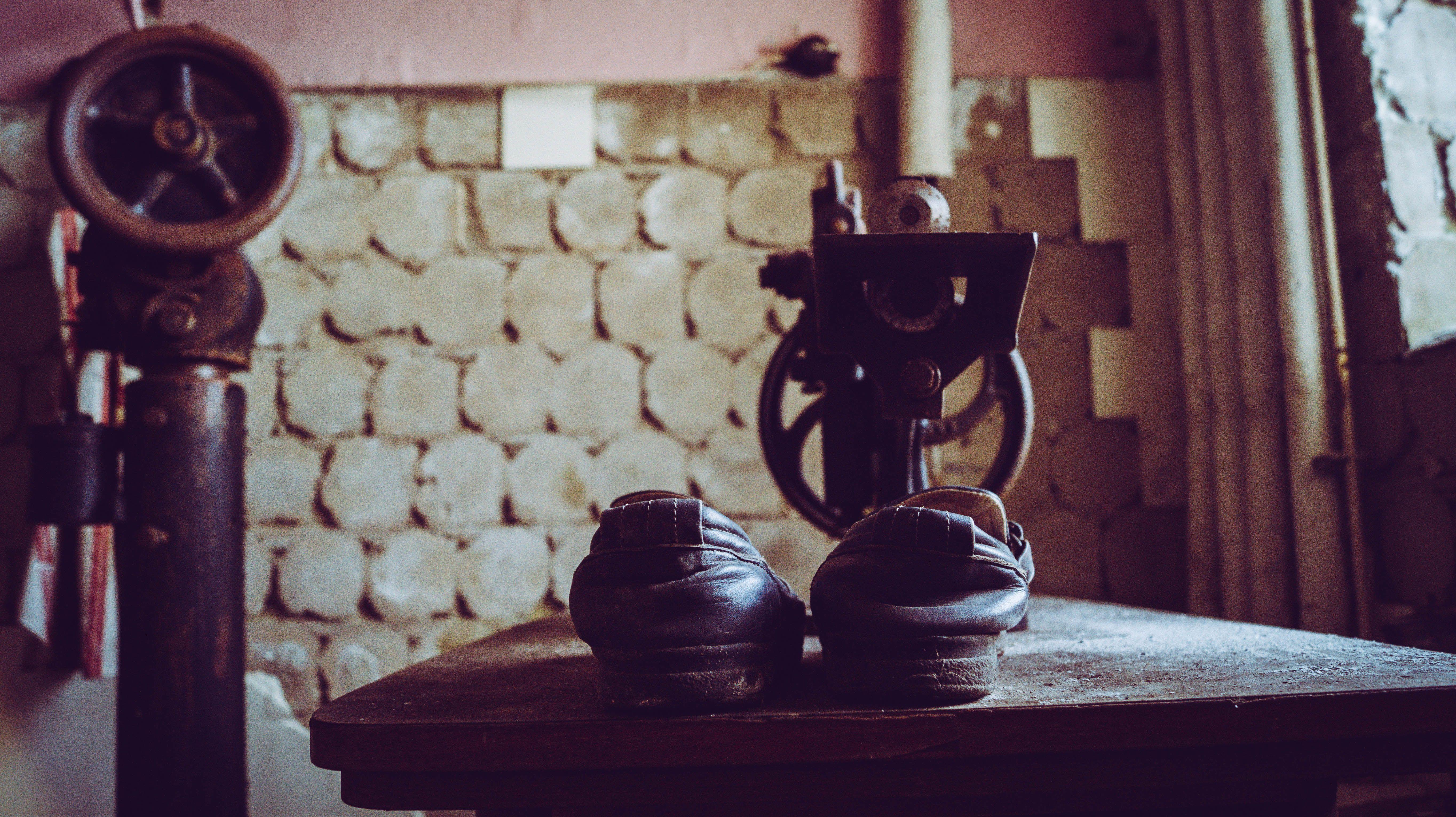 5456x3064 shoes, Factory, Abandoned, 1970s, Leather shoes Wallpaper