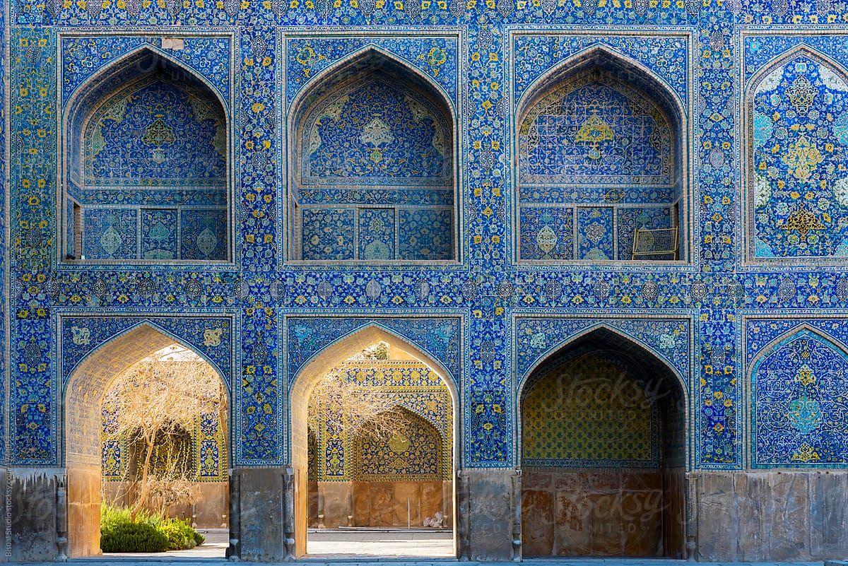 1200x801 Details of the courtyard walls inside the Shah Mosque