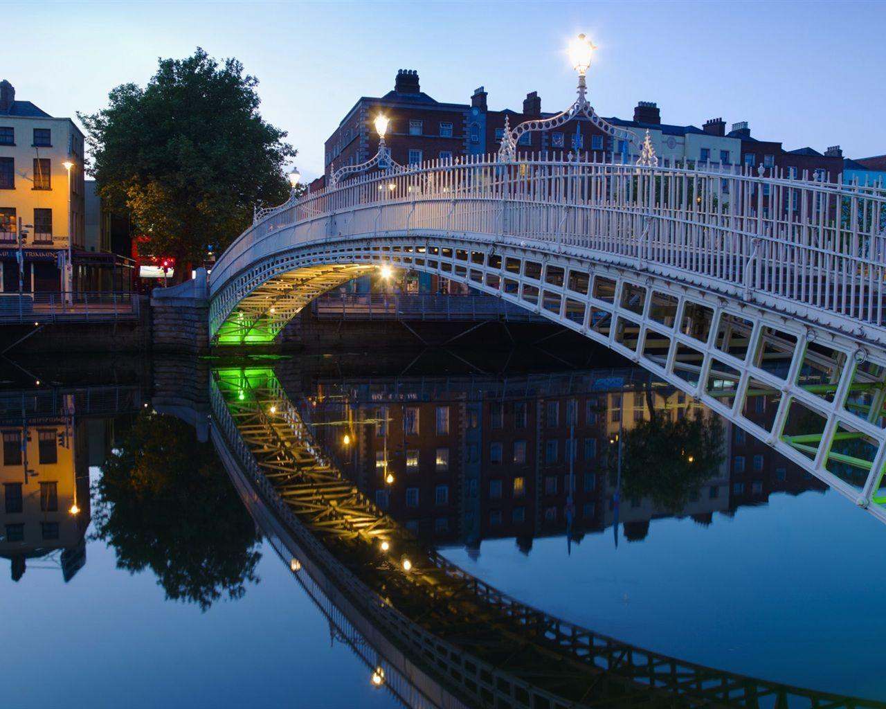 1280x1024 Dublin Ireland. Halfpenny bridge Dublin Ireland Wallpaper
