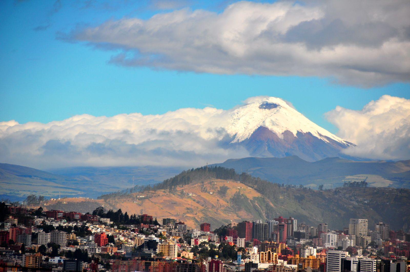 Quito Wallpapers Top Free Quito Backgrounds Wallpaperaccess