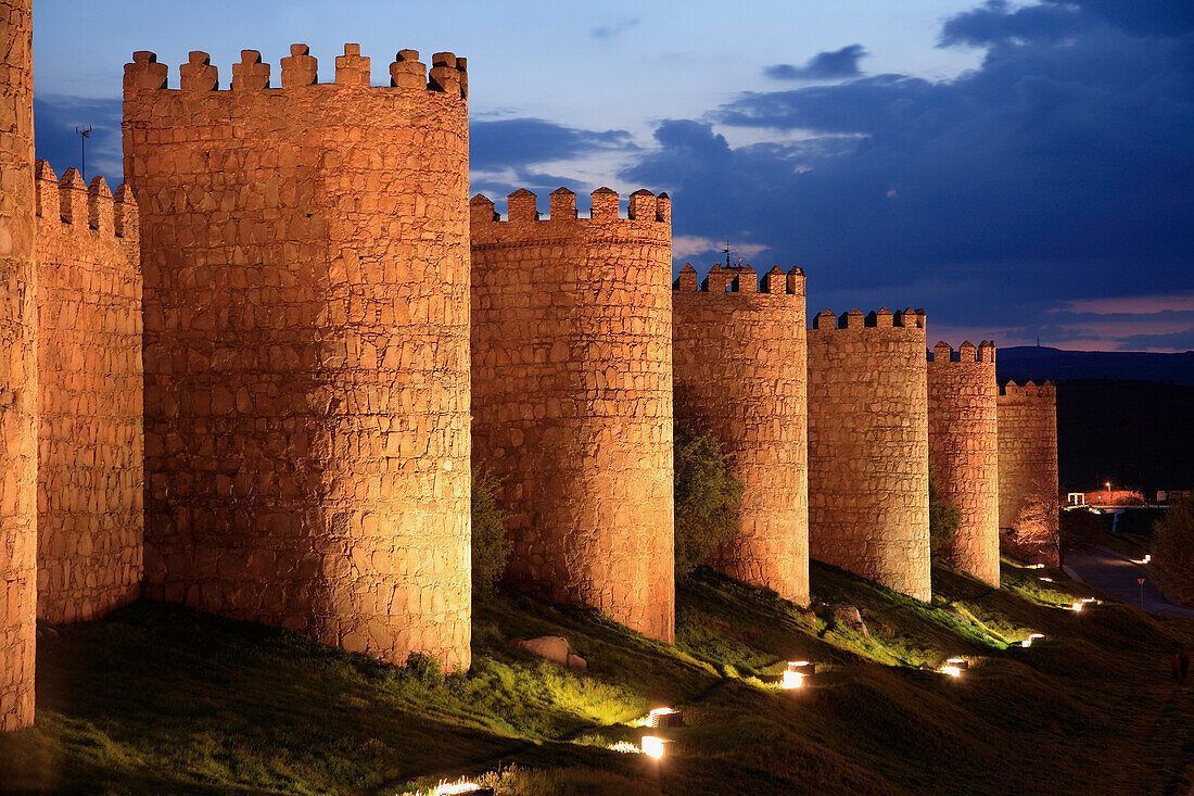 1100x733 Spain, Castilla Leon, Ávila, fortified