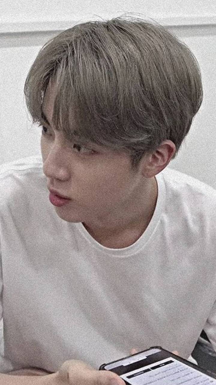 720x1280 Jin Aesthetic Wallpaper