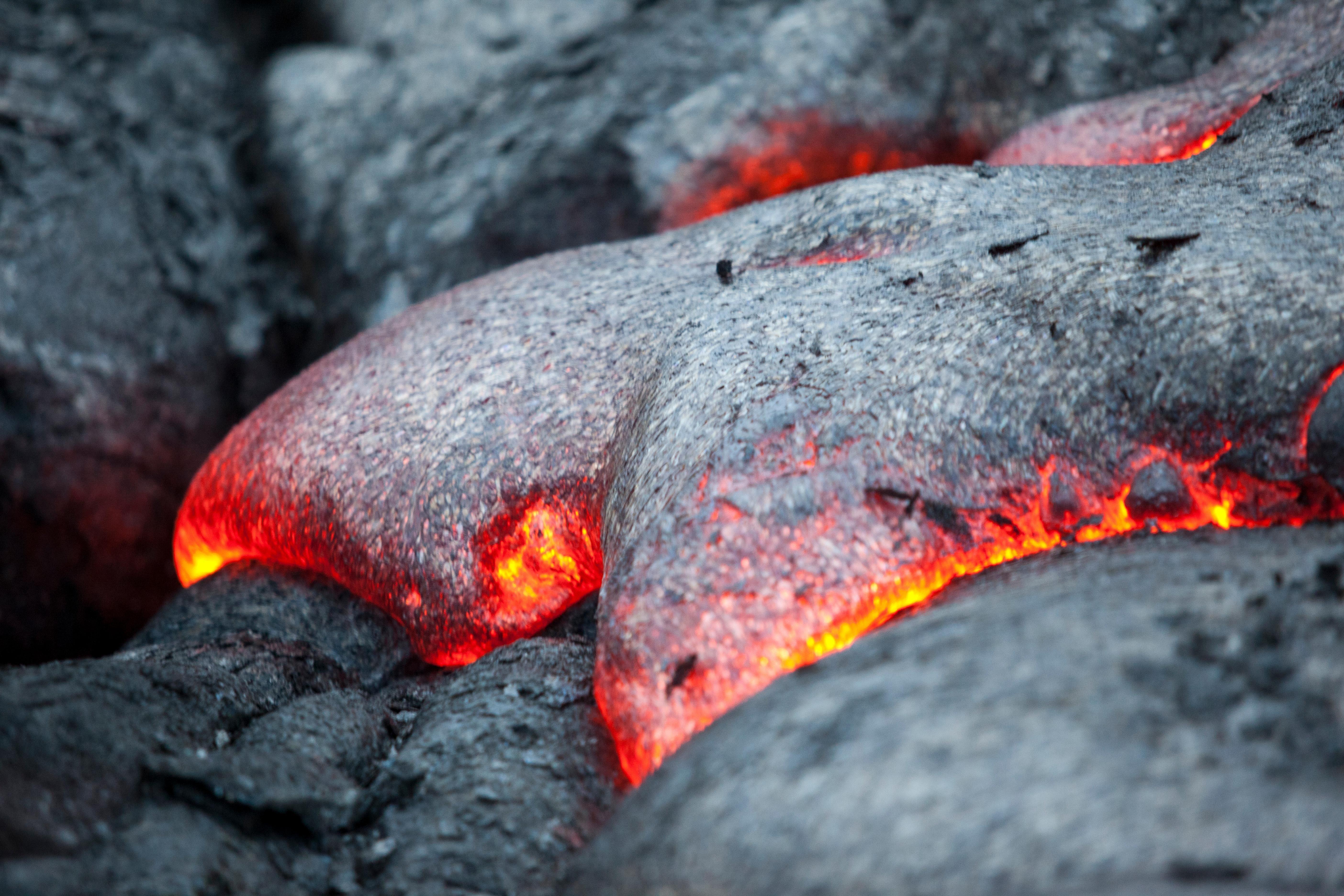 Blocks Of Rocks Falling Into Magma Apex At Stephanie Slayton Blog