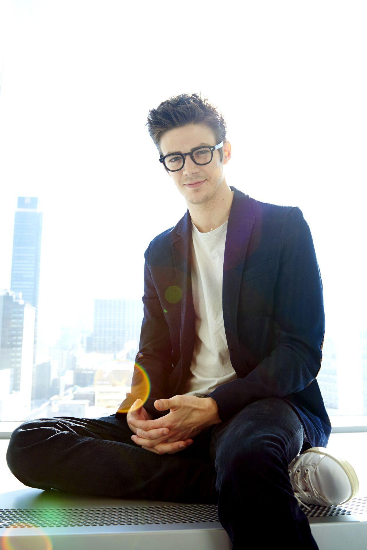 1280x1920 Grant Gustin Wallpaper