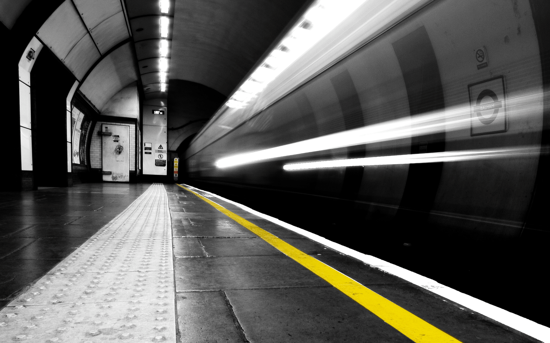 1920x1200 Balham Subway Station [1920x1200]