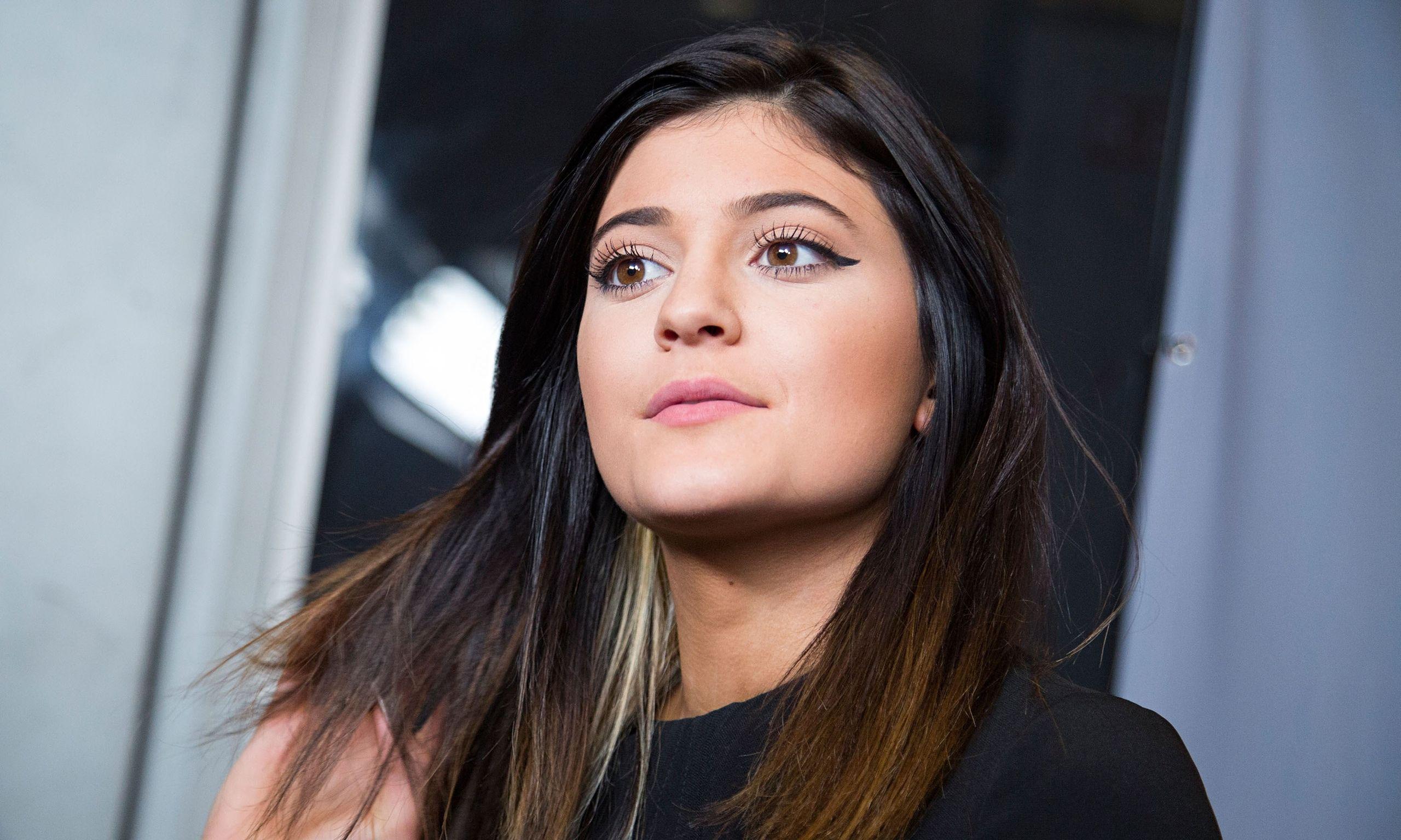 2560x1536 Gorgeous HD Kylie Jenner Wallpaper