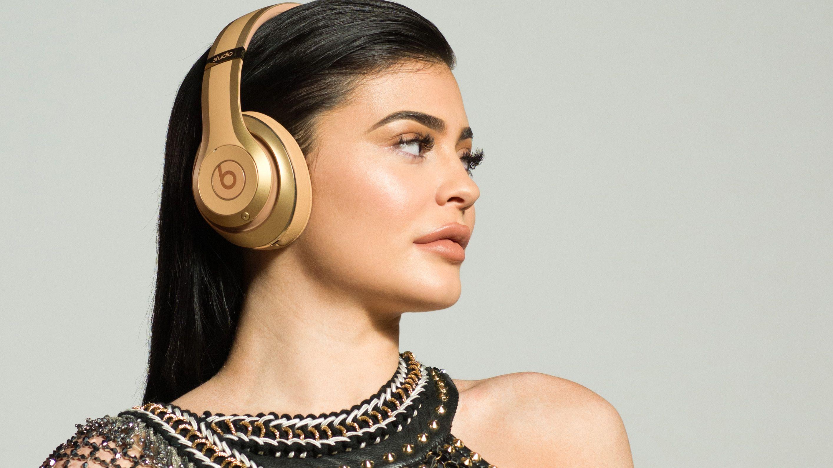 2829x1591 Kylie Jenner HD Wallpaper. Background Imagex1591