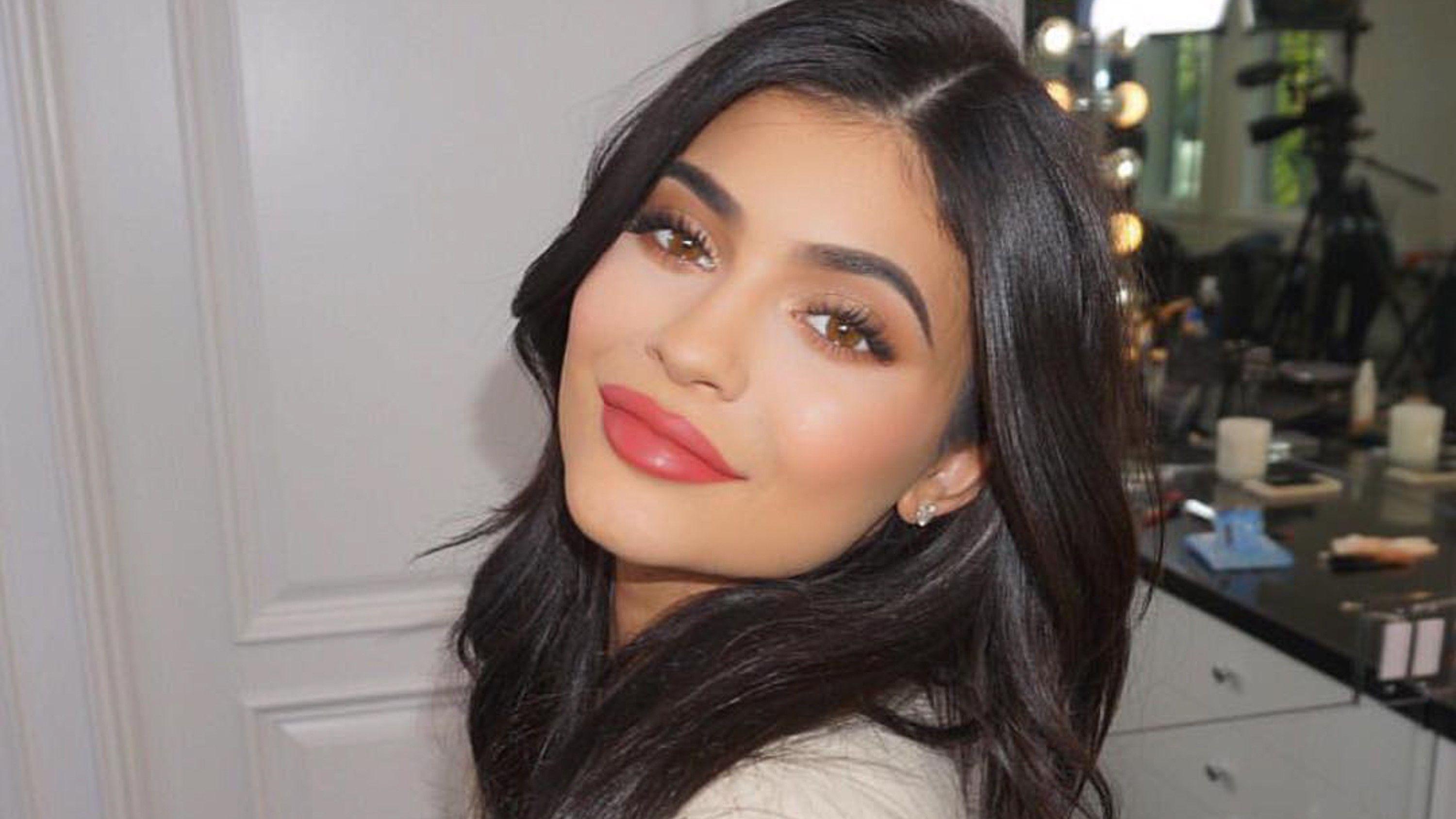 3000x1688 American Celebrity Kylie Jenner HD Wallpaper