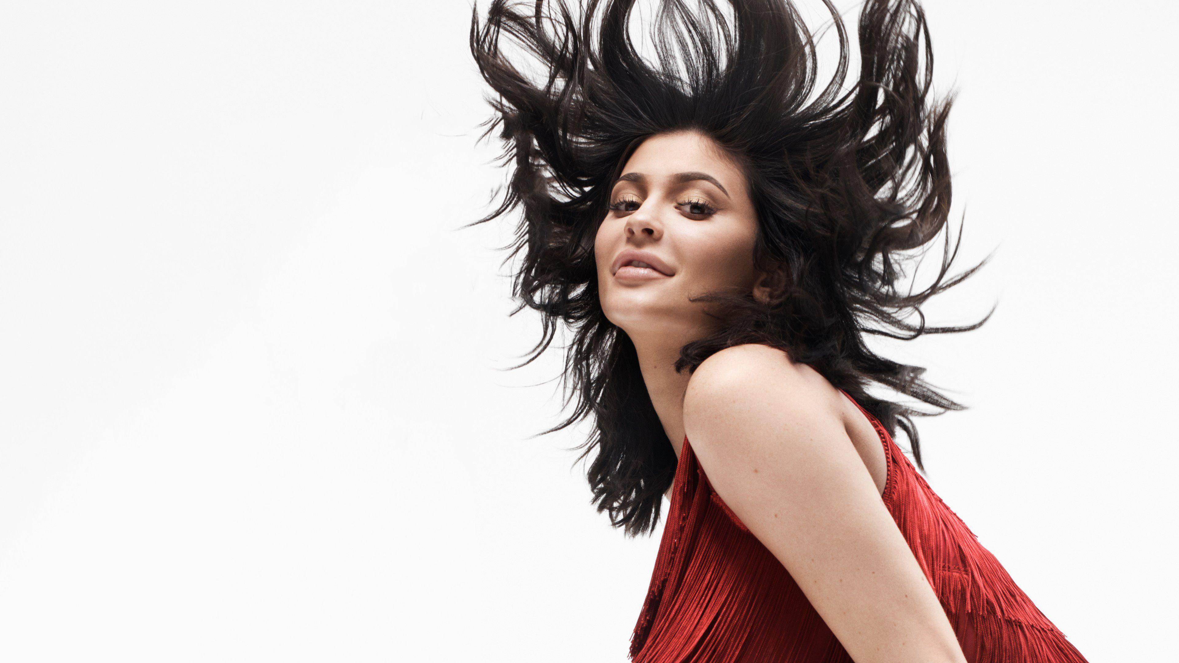 3840x2160 Kylie Jenner 4K 1 Wallpaper