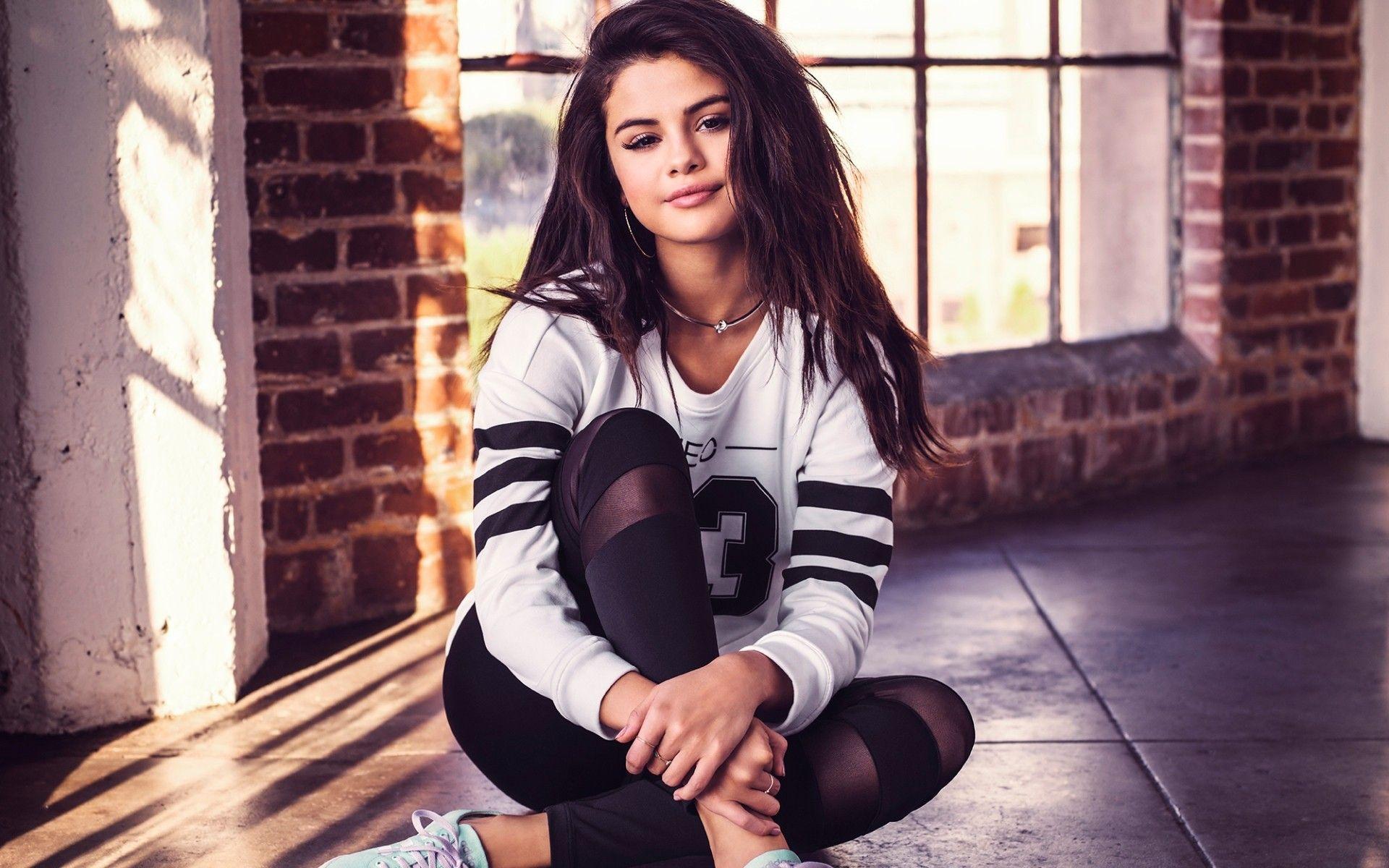 1920x1200 Selena Gomez HD Pics 06317