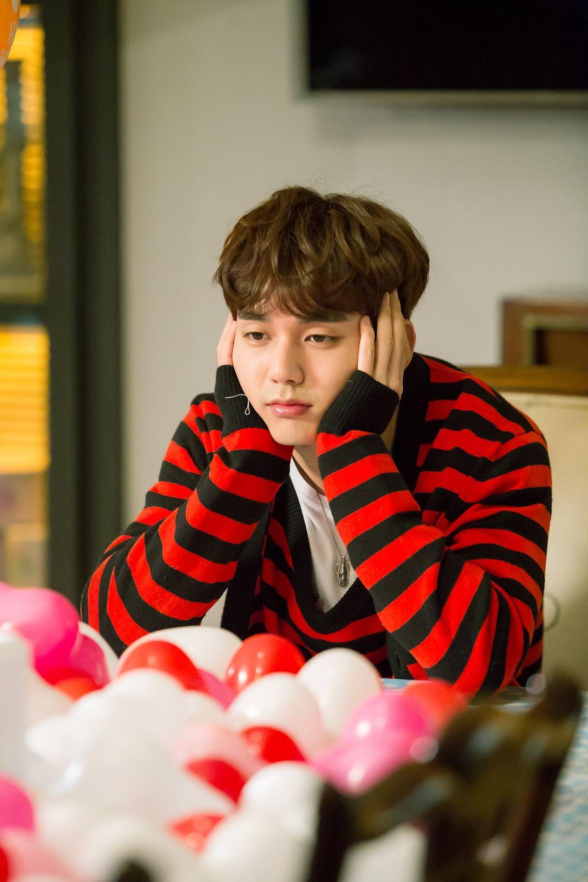 1200x1800 YOO SEUNG HO (i'm not a robot)