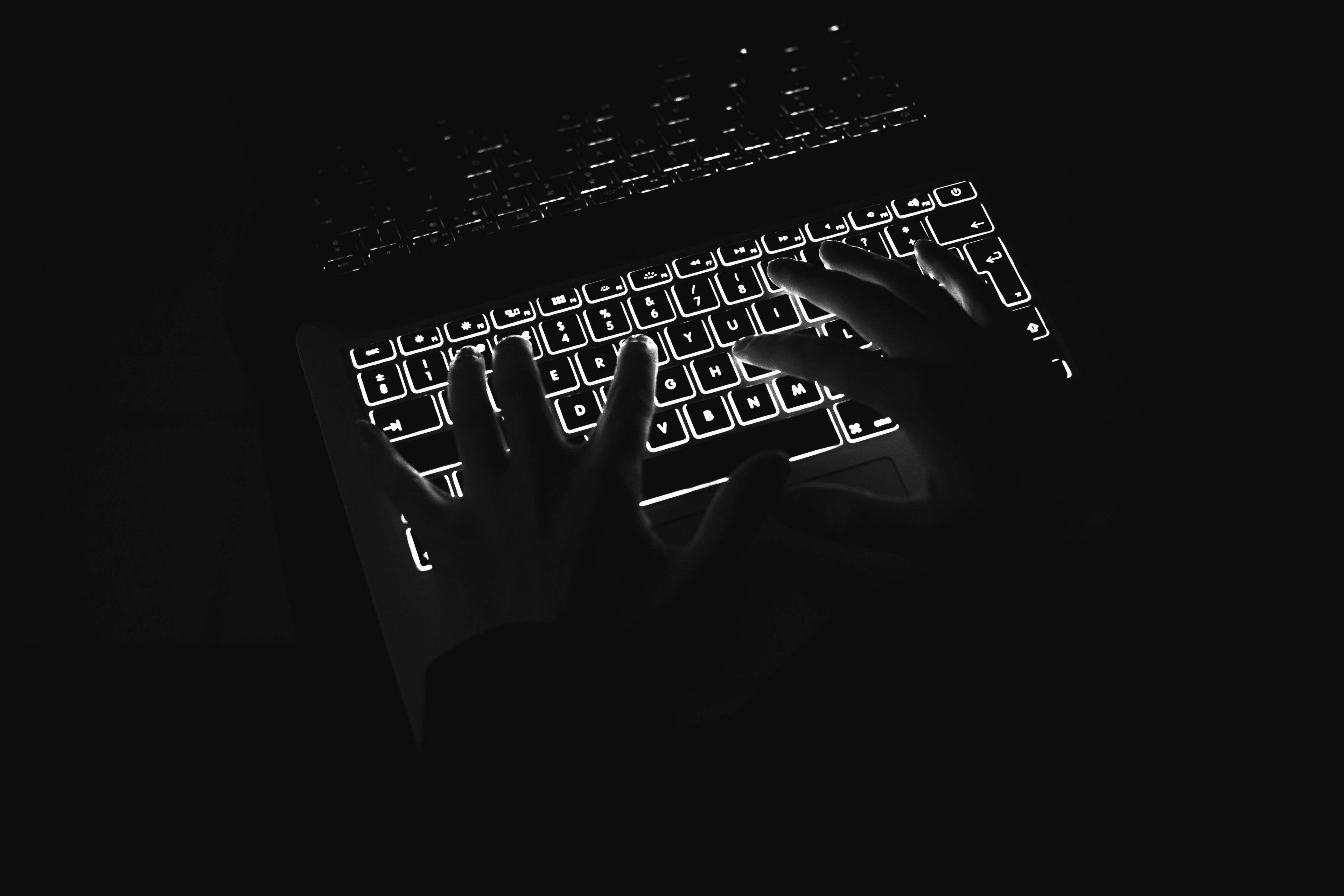 3840x2560 apple, black and white, dark, keyboard, keys