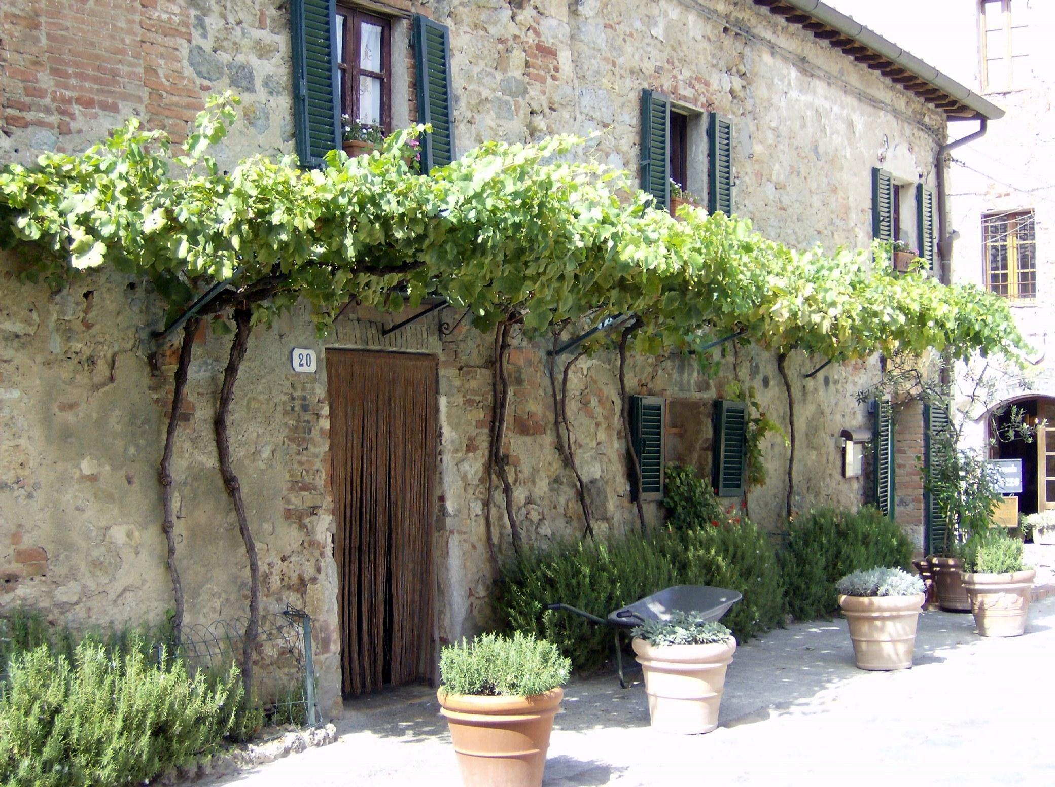 2080x1552 Tuscany Village HD desktop wallpaper : Widescreen : High