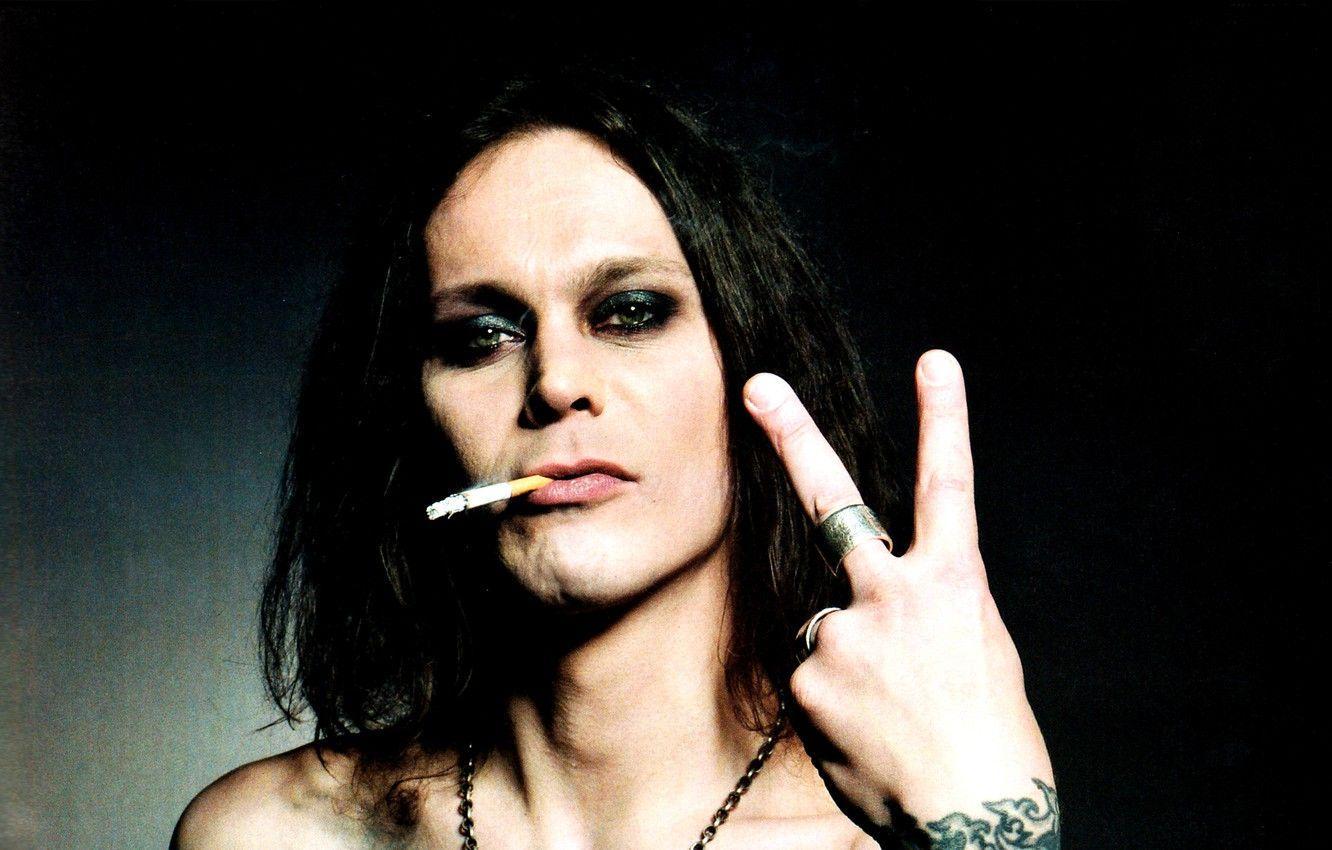 1332x850 Wallpaper sign, man, victory, singer, HIM, Ville Valo image