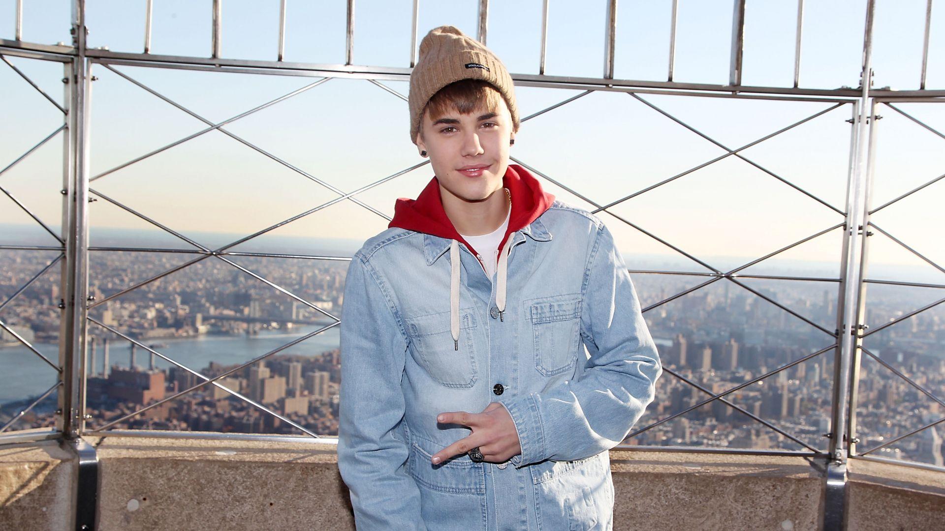 1920x1080 Full HD Wallpaper justin bieber hat jeans new york singer