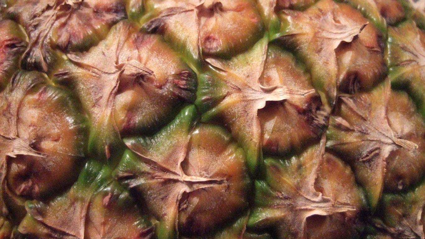 1366x768 Download wallpaper 1366x768 pineapple, texture, fruit tablet