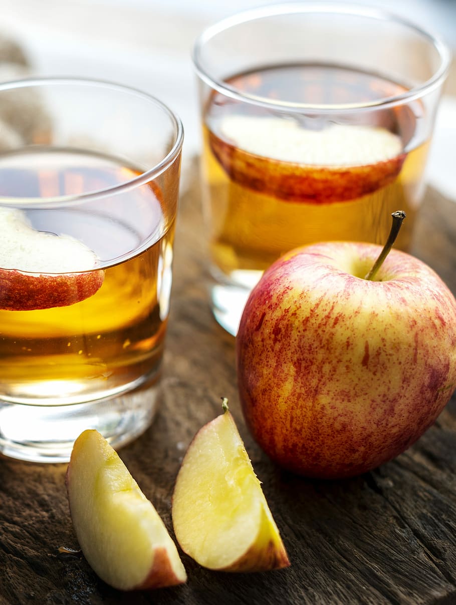 910x1208 apple fruit beside shot glasses, apple