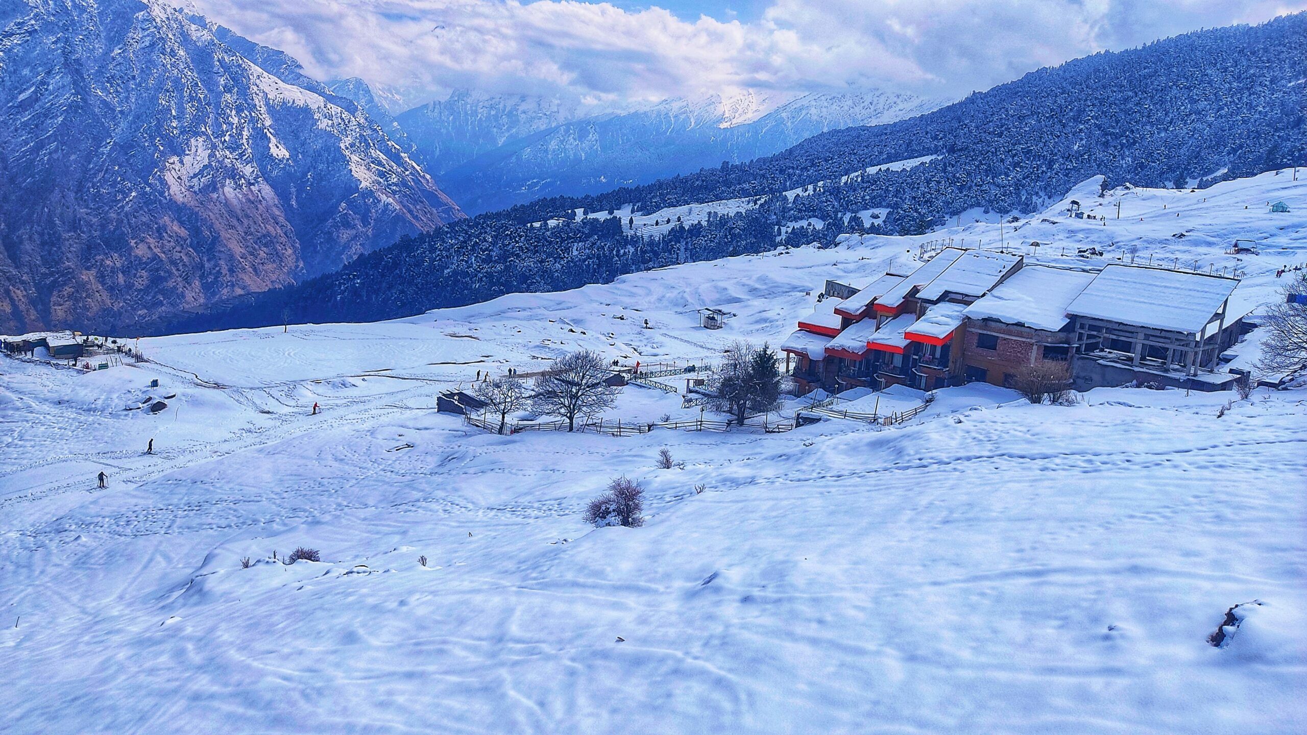 2560x1440 Auli: Best Skiing Experience, Scenic