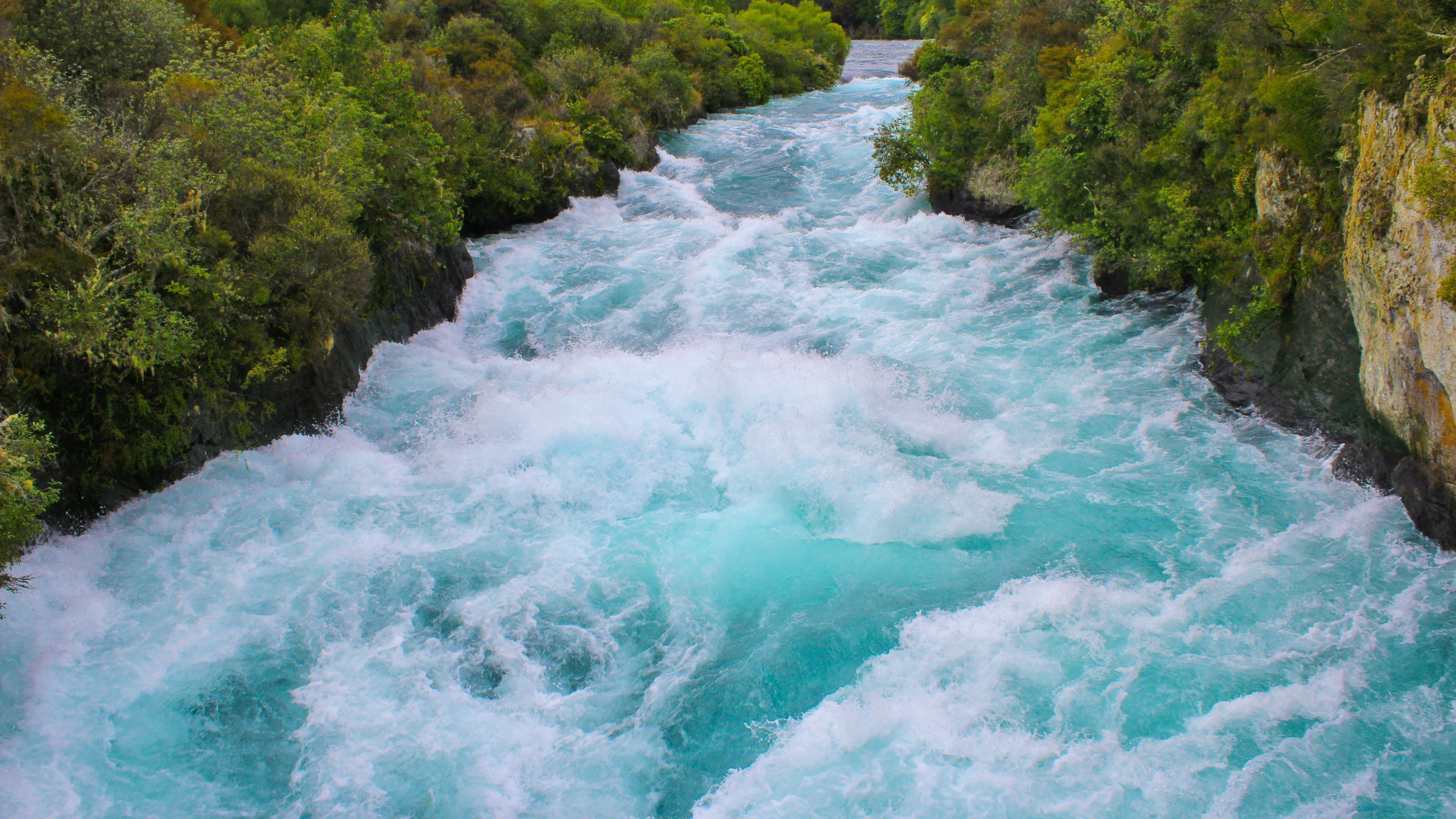 3840x2160 4K Ultra HD River Wallpaper