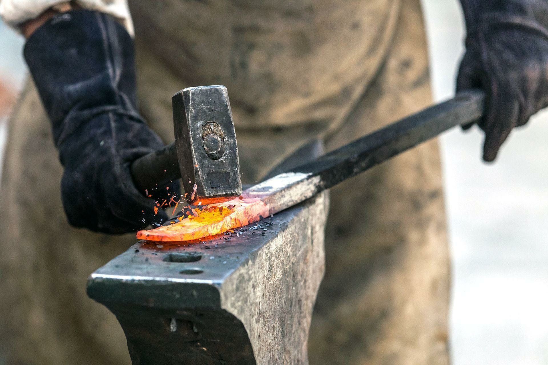 1920x1280 HD Wallpaper: Blacksmith at the Anvil