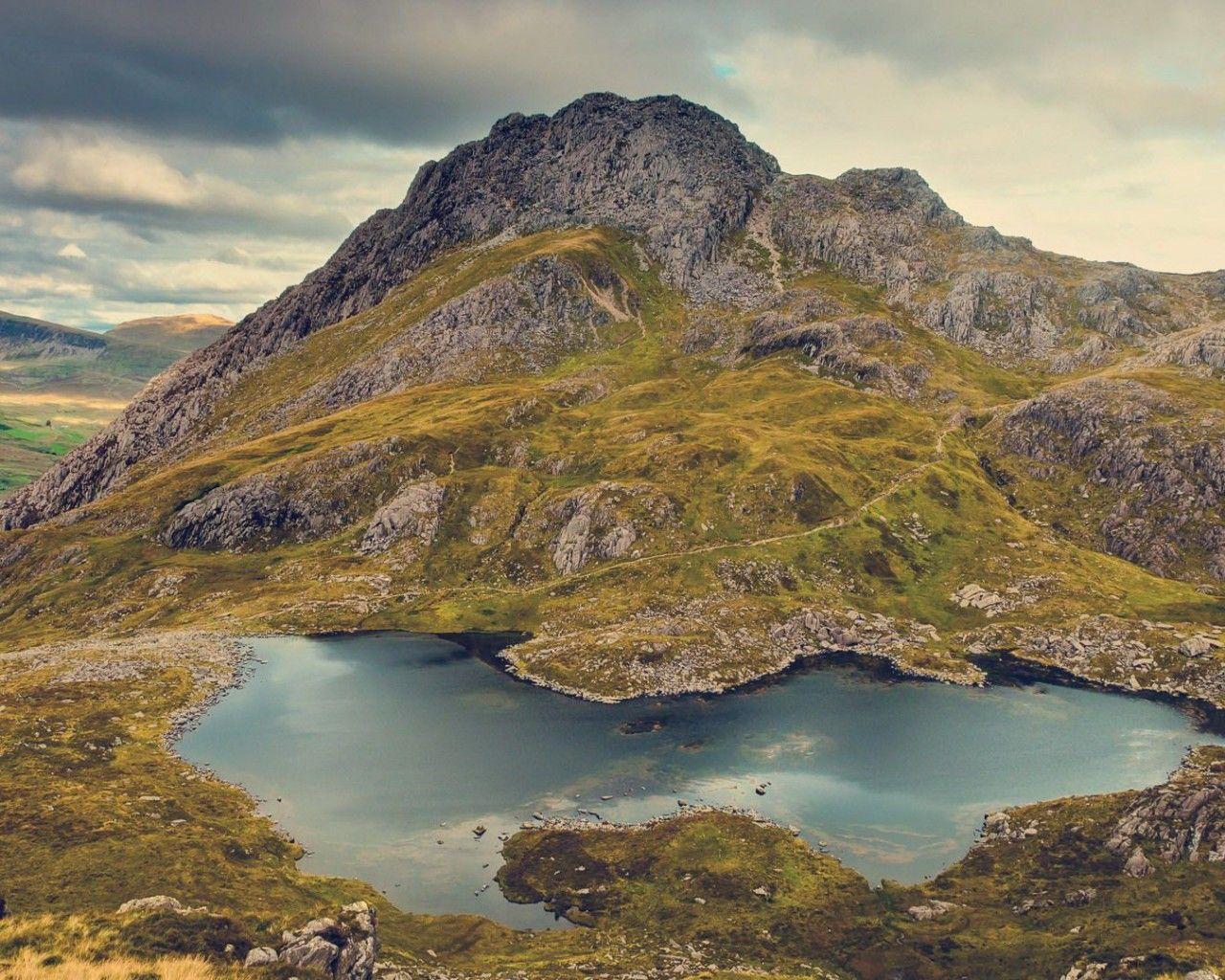 1280x1024 Snowdonia National Park Wales. World Traveler. Snowdonia
