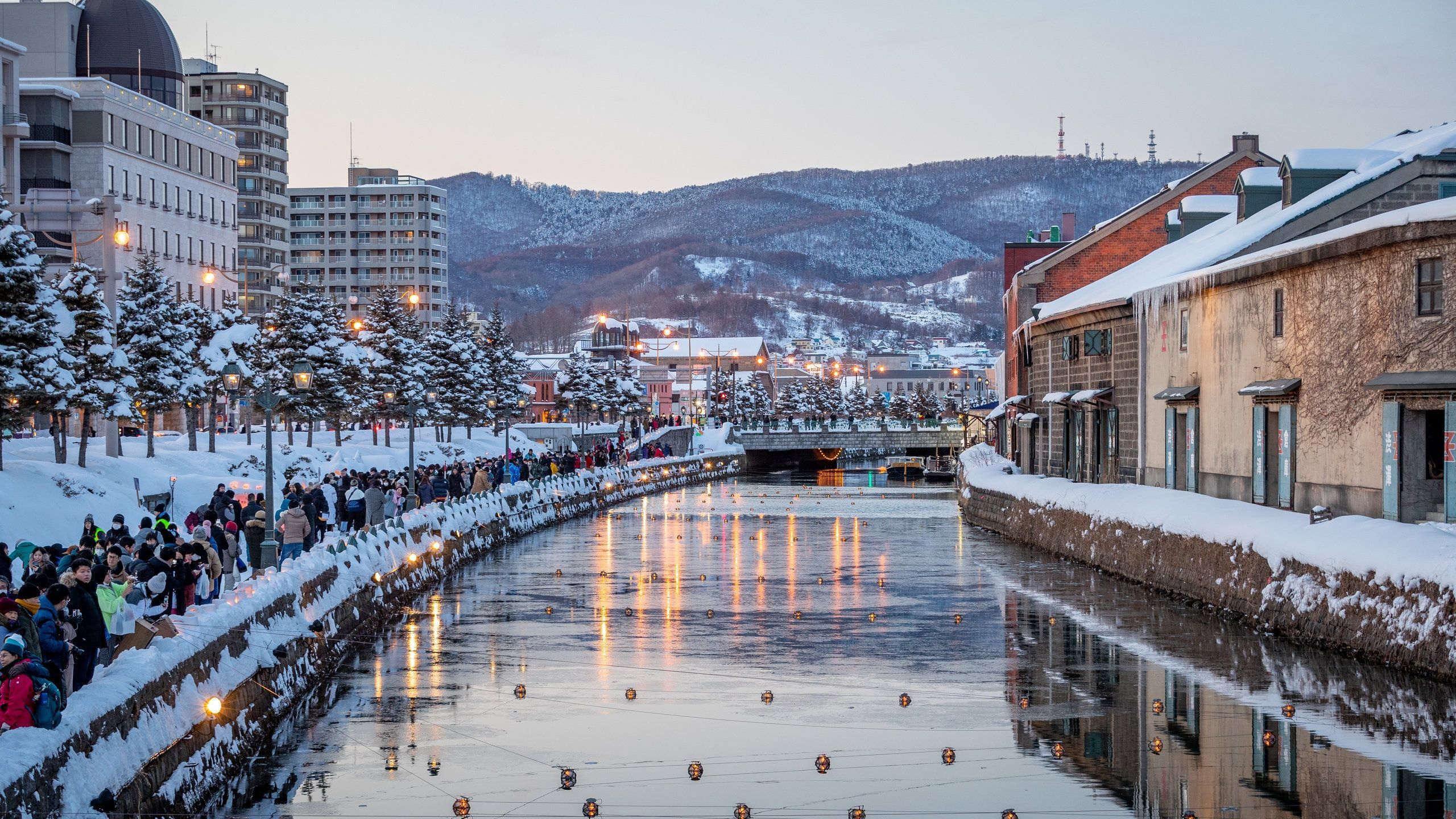 2560x1440 Otaru Canal Tours