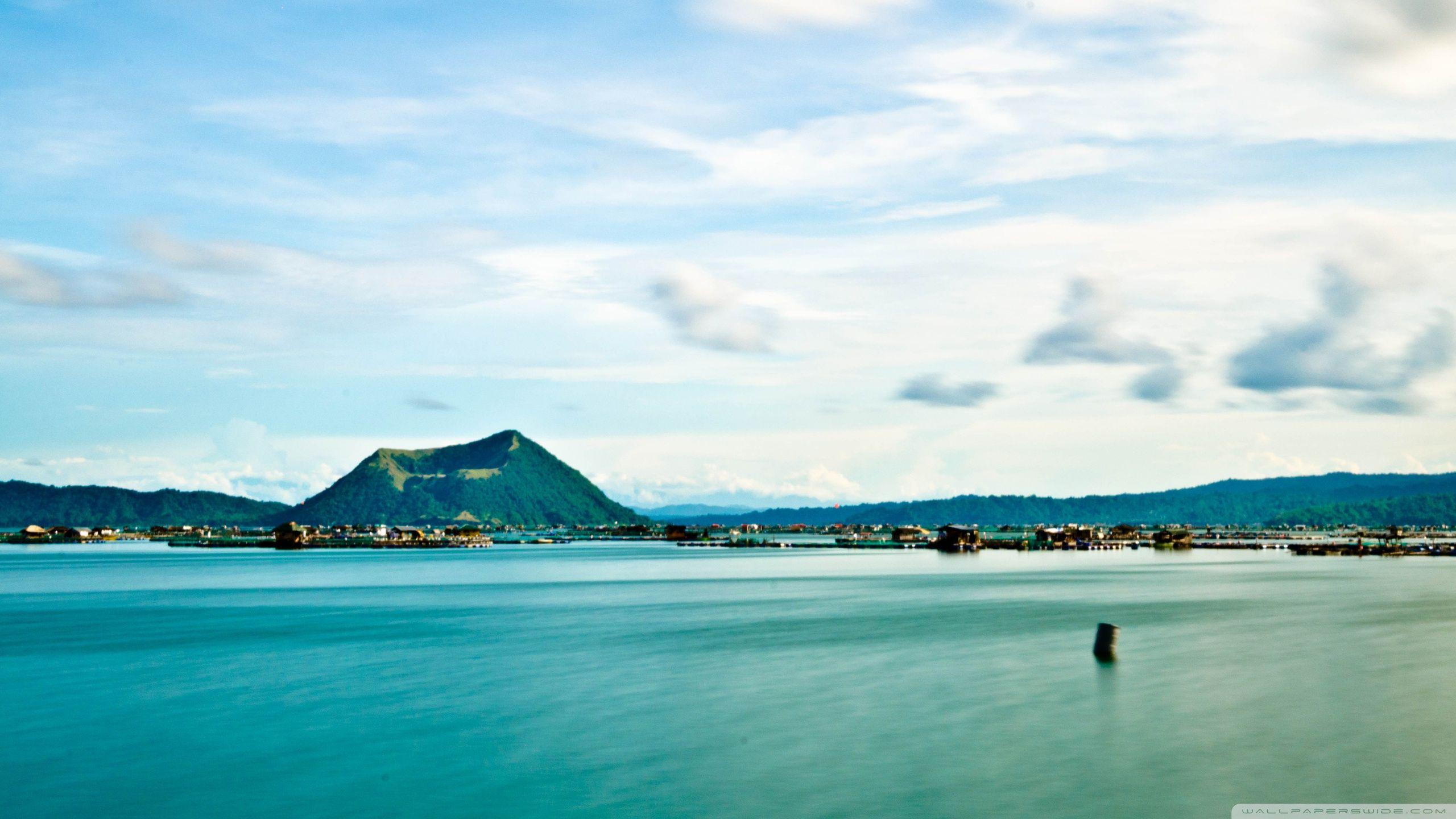 2560x1440 Taal Lake, Batangas on the Island of Luzon, Philippines
