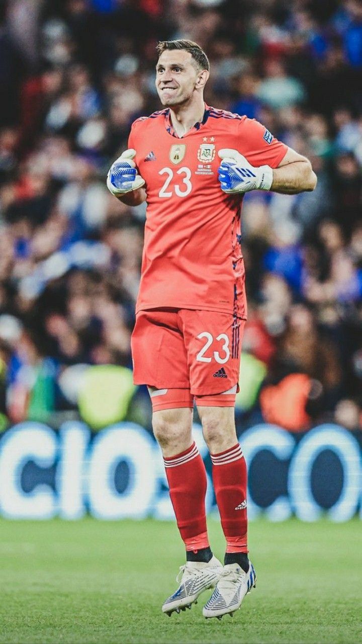720x1280 Emiliano Martinez