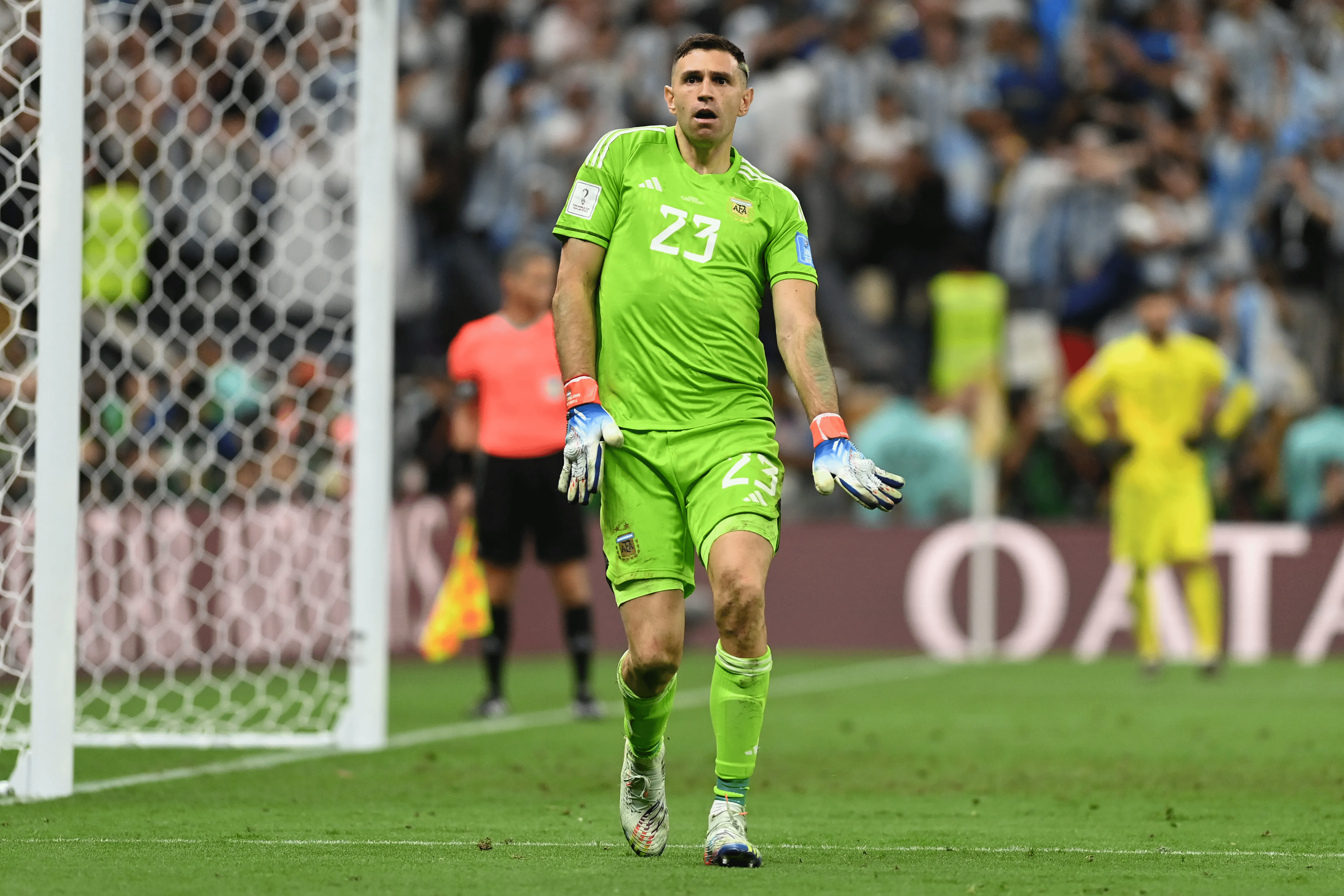 4550x3033 Emiliano Martinez Wallpaper and Background: Free HD Download