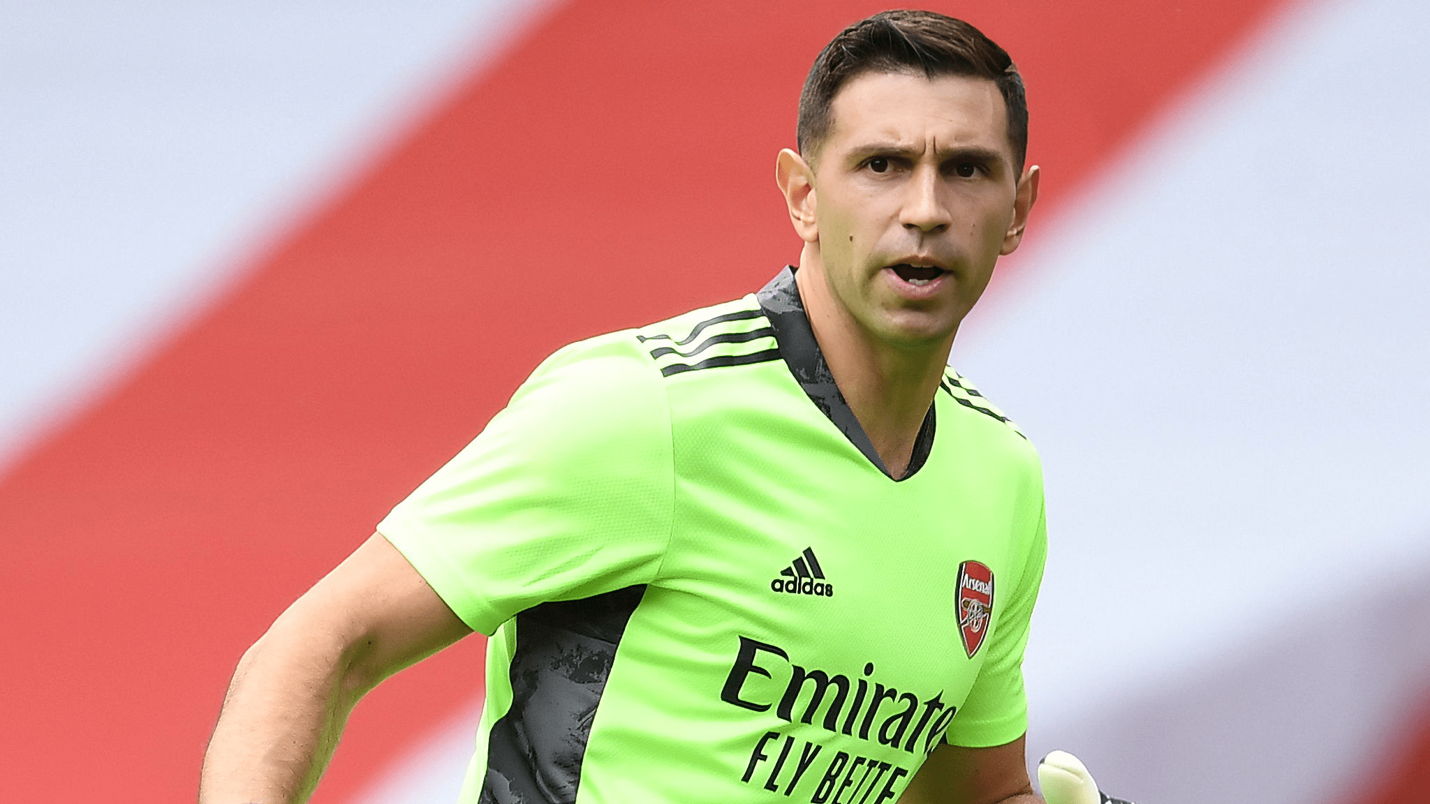 2048x1152 Emiliano Martinez Soccer Wallpaper HD